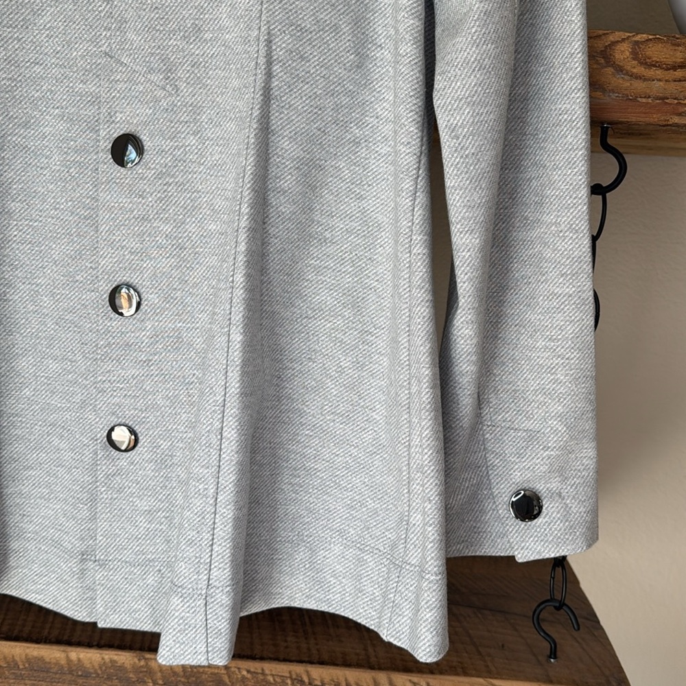 NWOT CAbi Calvary Heather Light Gray Twill
Ponte Snap Closure Jacket, M - Picture 15 of 16